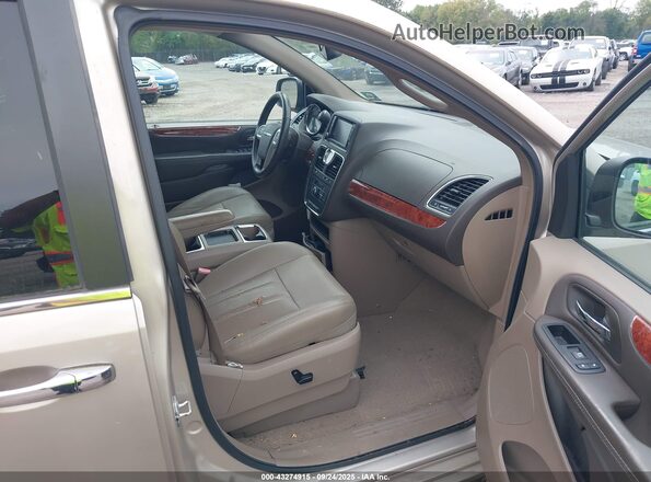 2C4RC1CG2GR260722 2016 CHRYSLER TOWN & COUNTRY Золотой Вид салона спереди