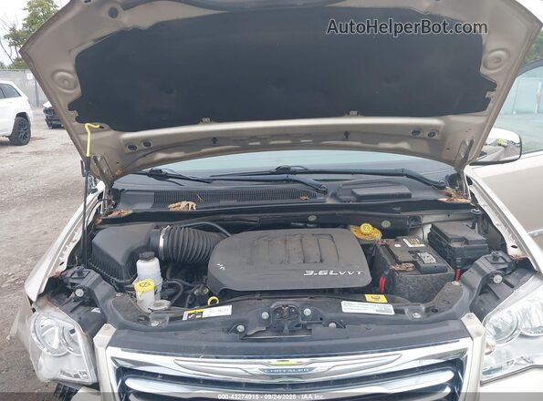 2C4RC1CG2GR260722 2016 CHRYSLER TOWN & COUNTRY Золотой Вид сзади