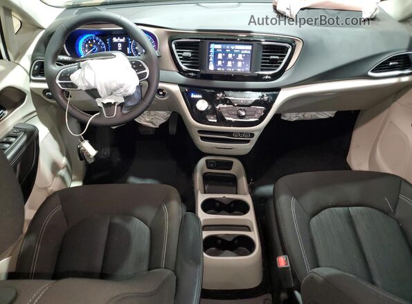 2C4RC1CG9RR179056 2024 CHRYSLER VOYAGER Белый Вид панели приборов