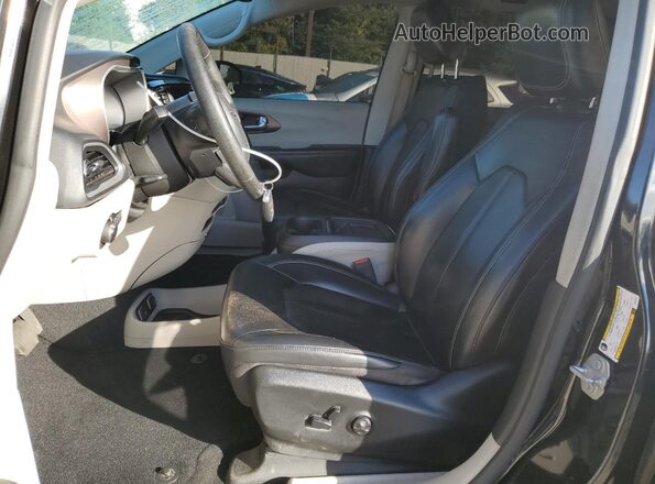 2C4RC1DG1LR264947 2020 CHRYSLER VOYAGER Черный Вид салона спереди