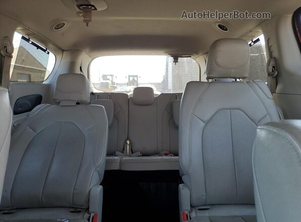 2C4RC1EG5JR174969 2018 CHRYSLER PACIFICA Red უკანა სავარძლების ხედი