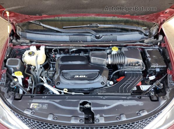 2C4RC1EG5JR174969 2018 CHRYSLER PACIFICA Red ძრავის განყოფილების ხედი