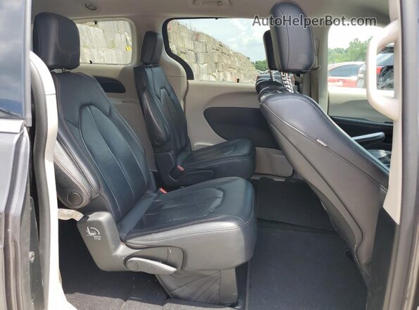 2C4RC1EG9JR172478 2018 CHRYSLER PACIFICA Gray უკანა სალონის ხედი