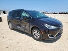 2018 Chrysler Pacifica Touring Plus Burgundy vin: 2C4RC1FGXJR139620