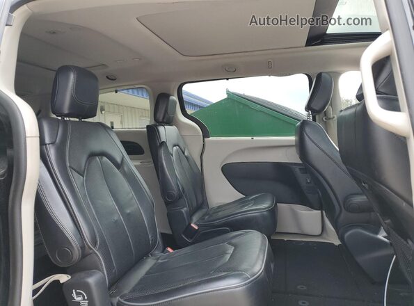 2C4RC1GG0JR273888 2018 CHRYSLER PACIFICA Black Widok wnętrza z tyłu