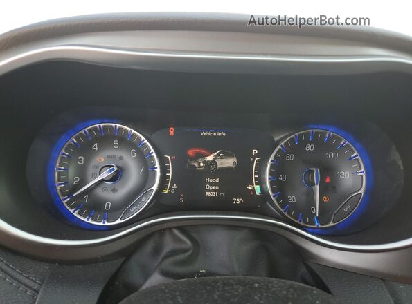 2C4RC1GG3JR258222 2018 CHRYSLER PACIFICA White ხელსაწყოთა პანელის ხედი