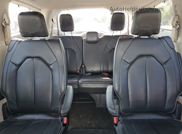 2C4RC1GG3JR258222 2018 CHRYSLER PACIFICA White უკანა სავარძლების ხედი