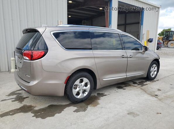 2C4RC1L73JR145103 2018 CHRYSLER PACIFICA Tan Trasero derecho