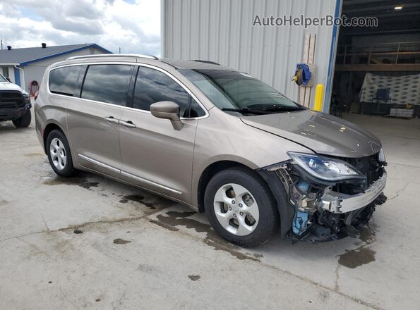 2C4RC1L73JR145103 2018 CHRYSLER PACIFICA Tan Delantero derecho