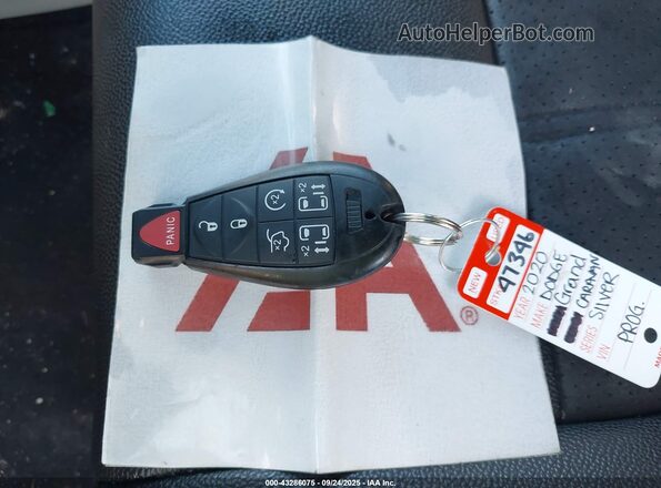 2C4RDGCG4LR153794 2020 DODGE GRAND CARAVAN Gray Widok deski rozdzielczej