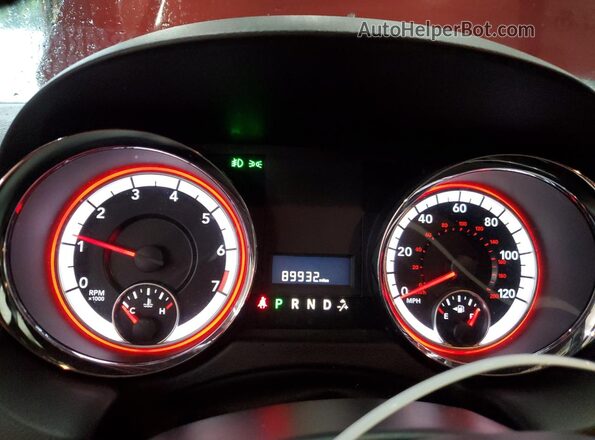 2C4RDGCG7JR238514 2018 DODGE GRAND Maroon Instrument cluster view