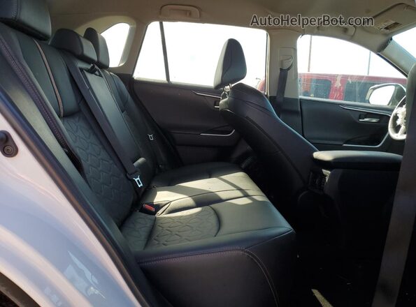 2T3J1RFV3RW478107 2024 TOYOTA RAV4 Белый Вид задней части салона