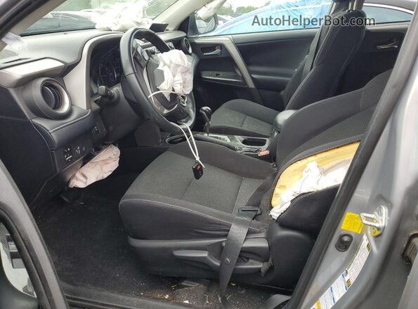 2T3RFREV5JW827150 2018 TOYOTA RAV4 Silver Вид салону спереду