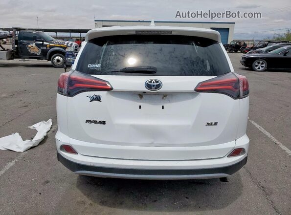 2T3WFREV9JW484717 2018 TOYOTA RAV4 White Widok z tyłu