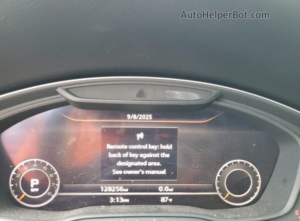WA1BNAFY3J2203025 2018 AUDI Q5 White Вид задніх сидінь