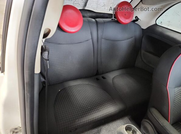 3C3CFFKH9JT465175 2018 FIAT 500 Белый Вид задних сидений
