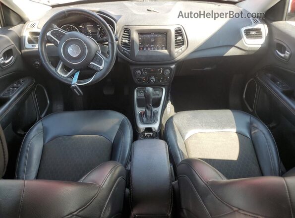 3C4NJCBB9JT122041 2018 JEEP COMPASS Red Widok deski rozdzielczej