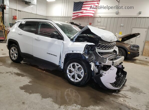 3C4NJDBN9RT110631 2024 JEEP COMPASS White Delantero derecho
