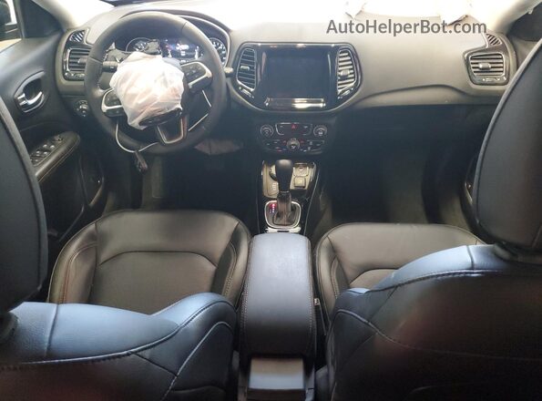 3C4NJDCB0JT401348 2018 JEEP COMPASS Black Dashboard view