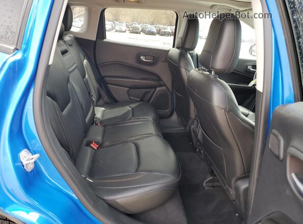 3C4NJDCB5JT178935 2018 JEEP COMPASS Blue Vista interior trasera