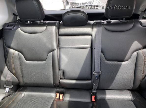 3C4NJDCB5JT178935 2018 JEEP COMPASS Blue Vista de los asientos traseros