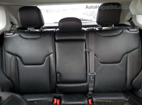 3C4NJDCB8MT520642 2021 JEEP COMPASS Burgundy Widok tylnych siedzeń