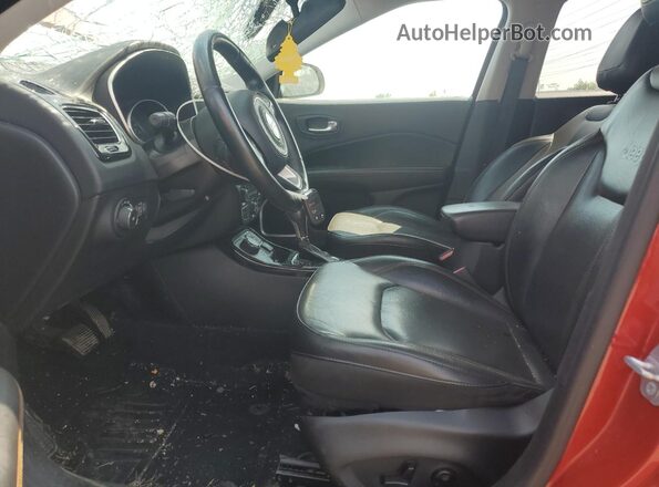 3C4NJDCBXJT190370 2018 JEEP COMPASS Red Front interior view