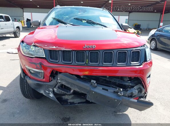 3C4NJDDB8MT511759 2021 JEEP COMPASS Red ხელსაწყოთა პანელის ხედი