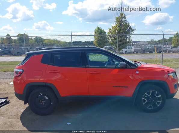 3C4NJDDB9HT664771 2017 JEEP NEW COMPASS Orange Widok wnętrza z tyłu