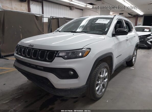 3C4NJDFN8RT170524 2024 JEEP COMPASS White Vista tres cuartos delantera izquierda