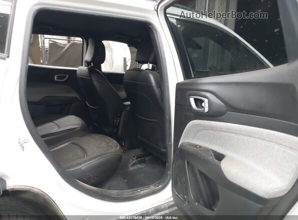 3C4NJDFN8RT170524 2024 JEEP COMPASS White Vista de la etiqueta del VIN