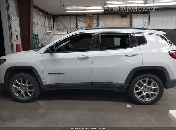 3C4NJDFN8RT170524 2024 JEEP COMPASS White Vista interior de 360 grados