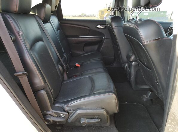 3C4PDDEGXKT769868 2019 DODGE JOURNEY Белый Вид задней части салона