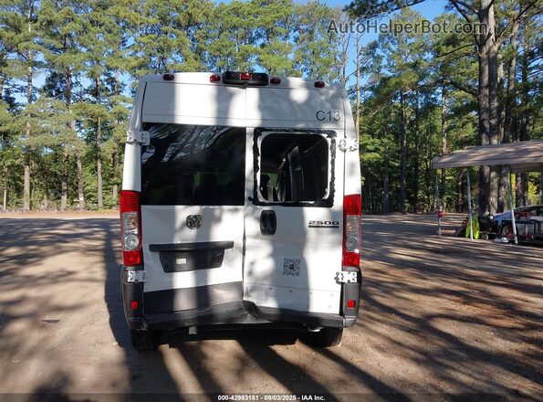 3C6LRVDG4RE127479 2024 RAM PROMASTER 2500 White Widok z przodu
