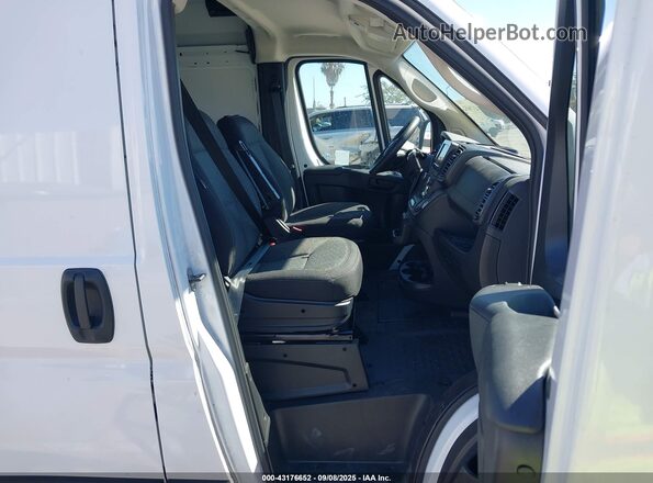 3C6LRVDG4SE527404 2025 RAM PROMASTER 2500 White Widok wnętrza z przodu