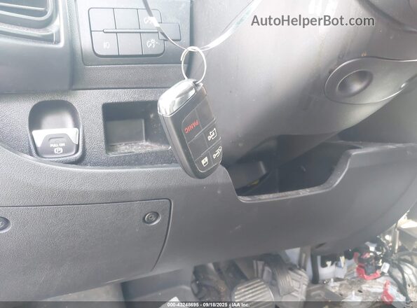 3C6LRVDG5RE101960 2024 RAM PROMASTER 2500 White Dashboard view