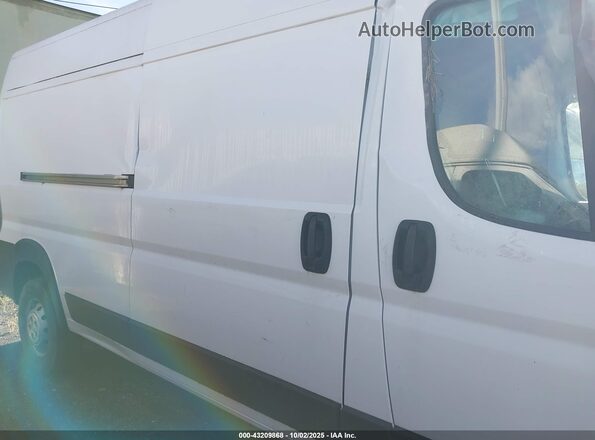 3C6MRVHG9PE510409 2023 RAM PROMASTER 3500 White Rear interior view