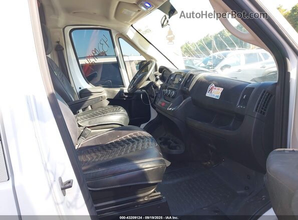 3C6TRVDG0LE133495 2020 RAM PROMASTER 2500 Белый Вид салона спереди