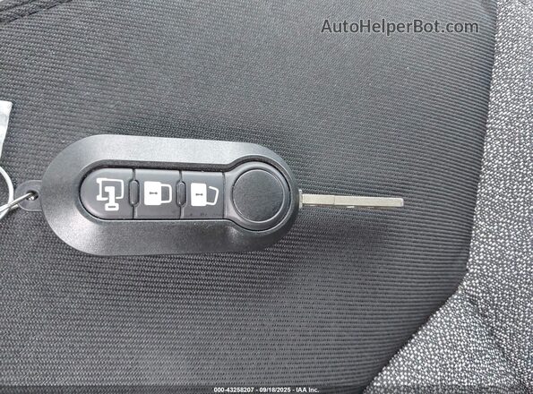 3C6TRVDG7LE121845 2020 RAM PROMASTER 2500 Белый Вид панели приборов