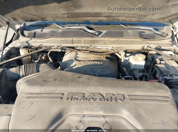3C7WR5HJ7LG181563 2020 RAM 2500 Белый Вид сзади