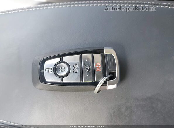3FMTK1R4XSMA26877 2025 FORD MUSTANG MACH-E Серый Вид панели приборов