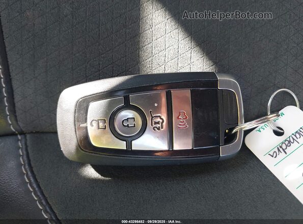 3FMTK4SX0NMA62149 2022 FORD MUSTANG MACH-E Белый Вид панели приборов