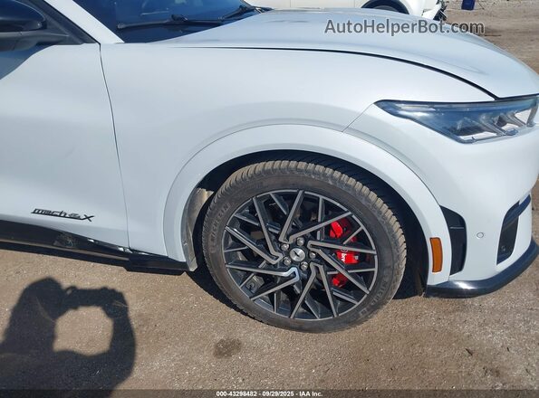 3FMTK4SX0NMA62149 2022 FORD MUSTANG MACH-E Белый Вид спереди