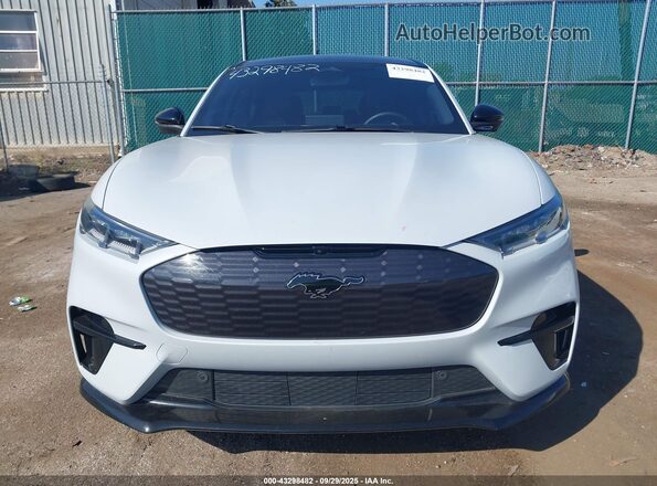 3FMTK4SX0NMA62149 2022 FORD MUSTANG MACH-E Белый Вид щитка приборов