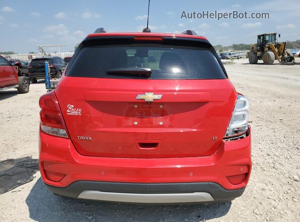 3GNCJLSB6JL294638 2018 CHEVROLET TRAX Красный Вид сзади
