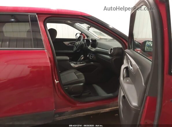 3GNKBHR44PS165051 2023 CHEVROLET BLAZER Красный Вид салона спереди