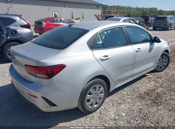 3KPA24AD5ME395555 2021 KIA RIO Серебряный Задняя правая четверть