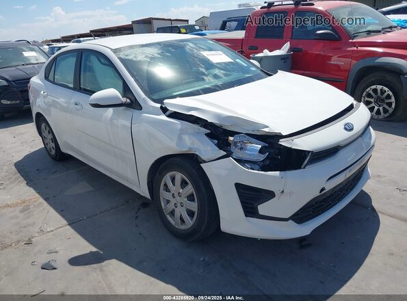 3KPA24AD7ME393726 2021 KIA RIO Белый Передняя правая четверть
