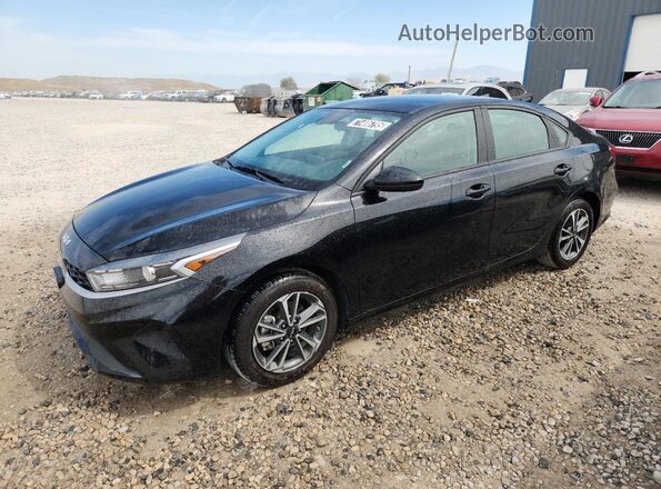 3KPF24AD2RE769245 2024 KIA FORTE Black Vista tres cuartos delantera izquierda