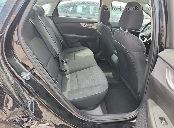 3KPF24AD2RE769245 2024 KIA FORTE Black Vista de los asientos traseros
